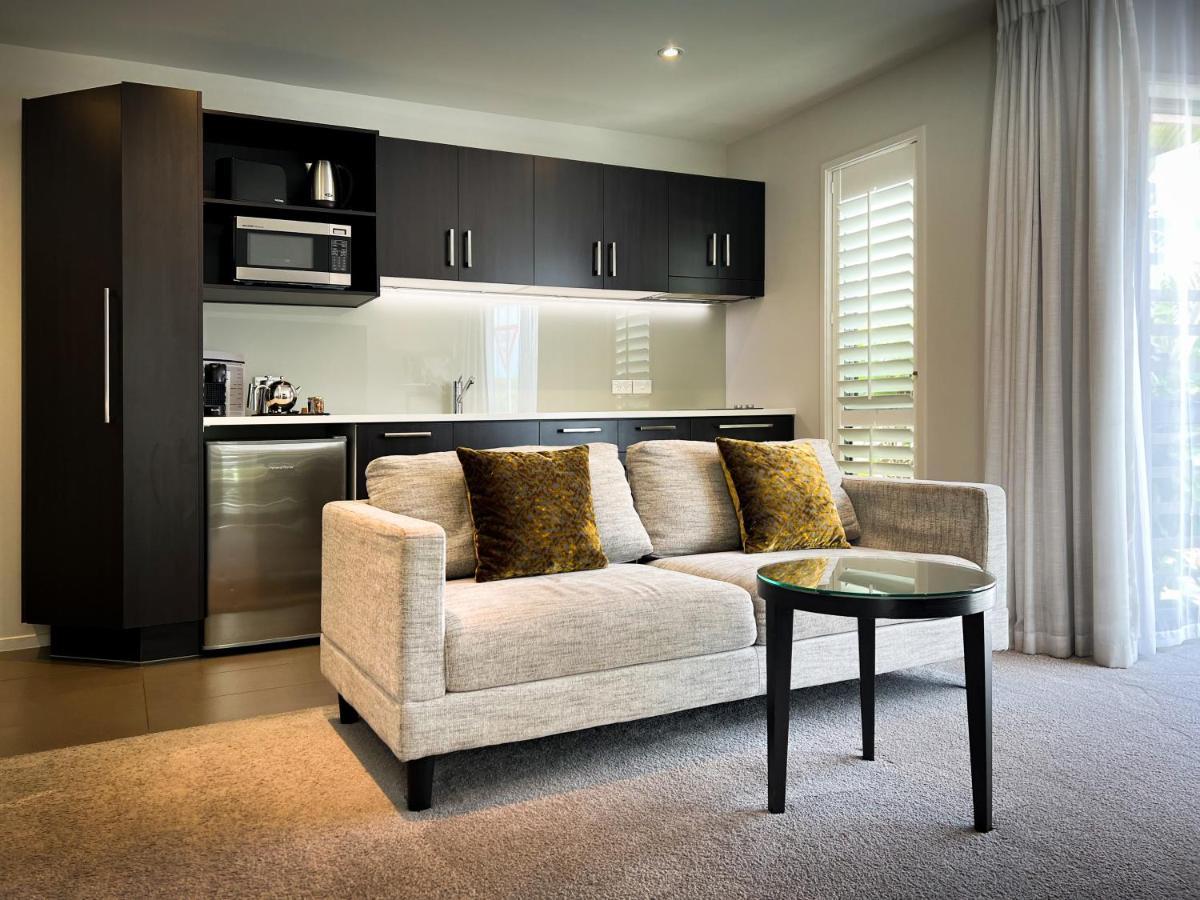 One-Bedroom Apartment,1400426567:JPEG